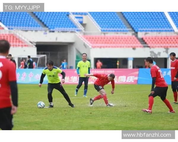 北京足球队团队协作引发热议球迷对战术配合和默契度的不同看法